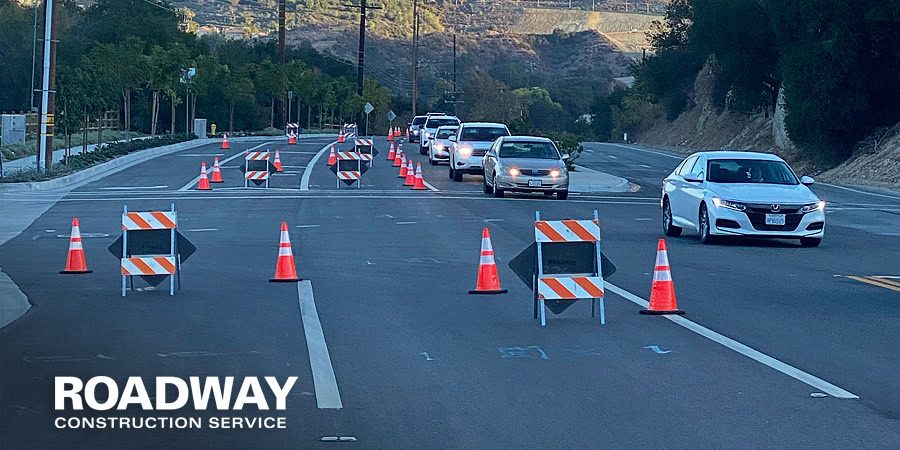 roadway construction barricade types for temporary traffic control